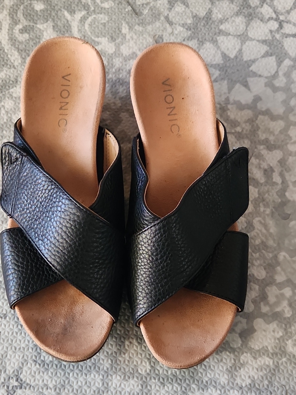 Vionic Black Leather Crisscross Slide Clogs Sz 8